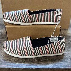 Report - womens shoes, 8.5 NWOT